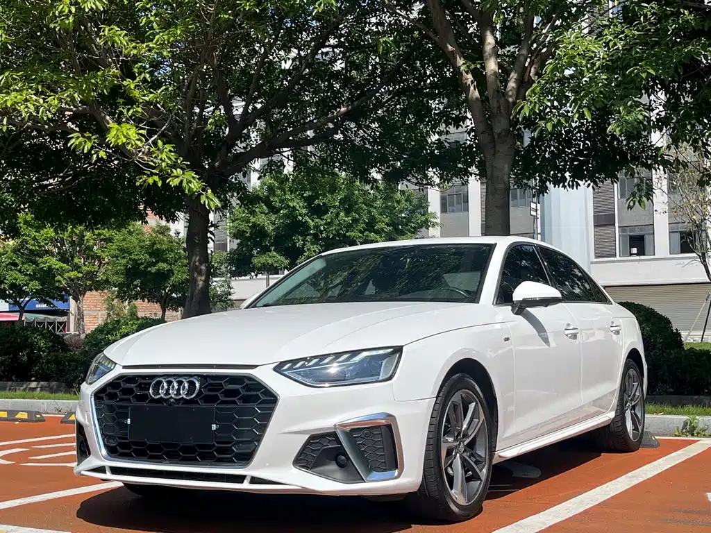 Audi A4L 2022 40 TFSI Luxury Dynamic Type