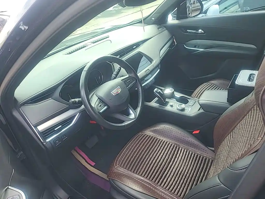 Cadillac XT4 — миниатюра 16