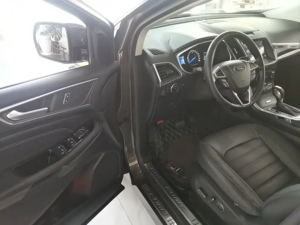 Ford Edge — миниатюра 16