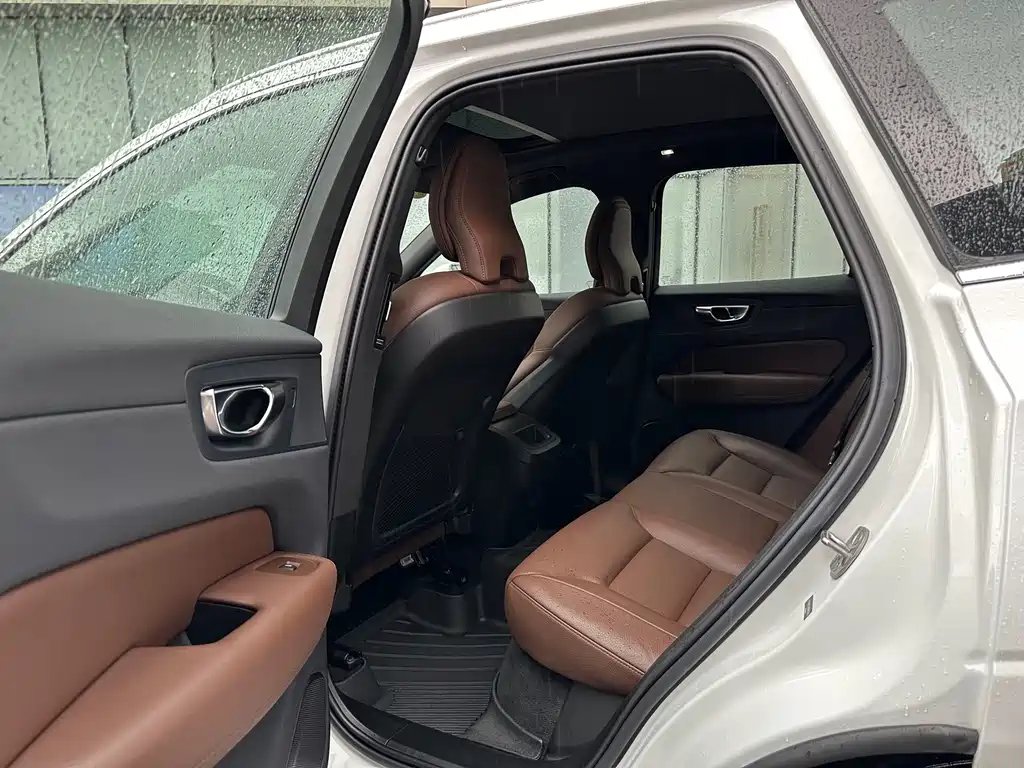 Volvo XC60 — миниатюра 9