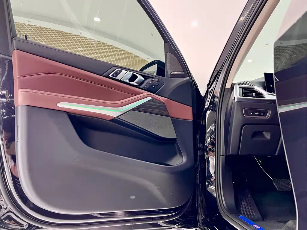 BMW X7 — миниатюра 20