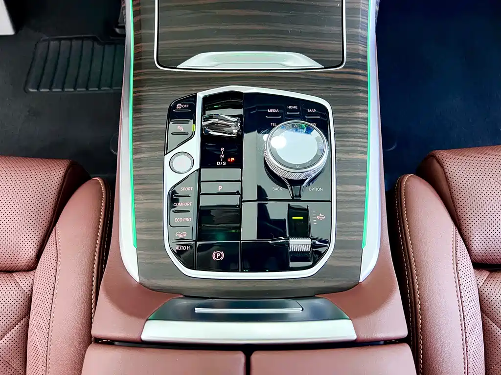 BMW X7 — миниатюра 19