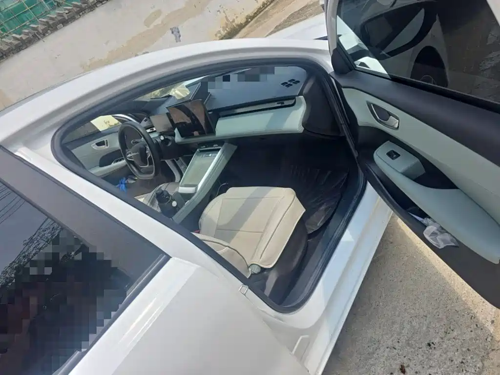 Roewe Young Wai D6 — миниатюра 20