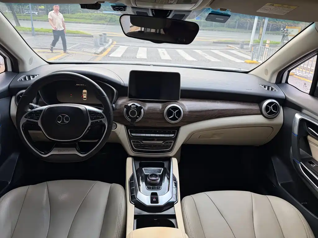 BAIC EU5 — миниатюра 6