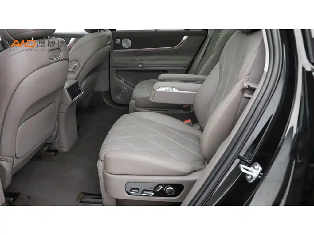 AITO ASK THE WORLD M9