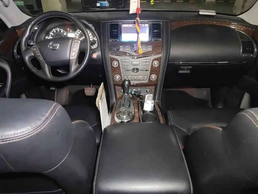 Nissan Patrol — миниатюра 10