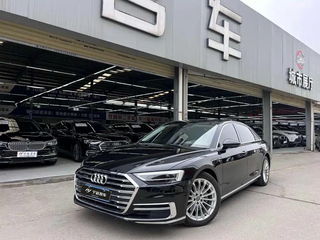 AUDI A8