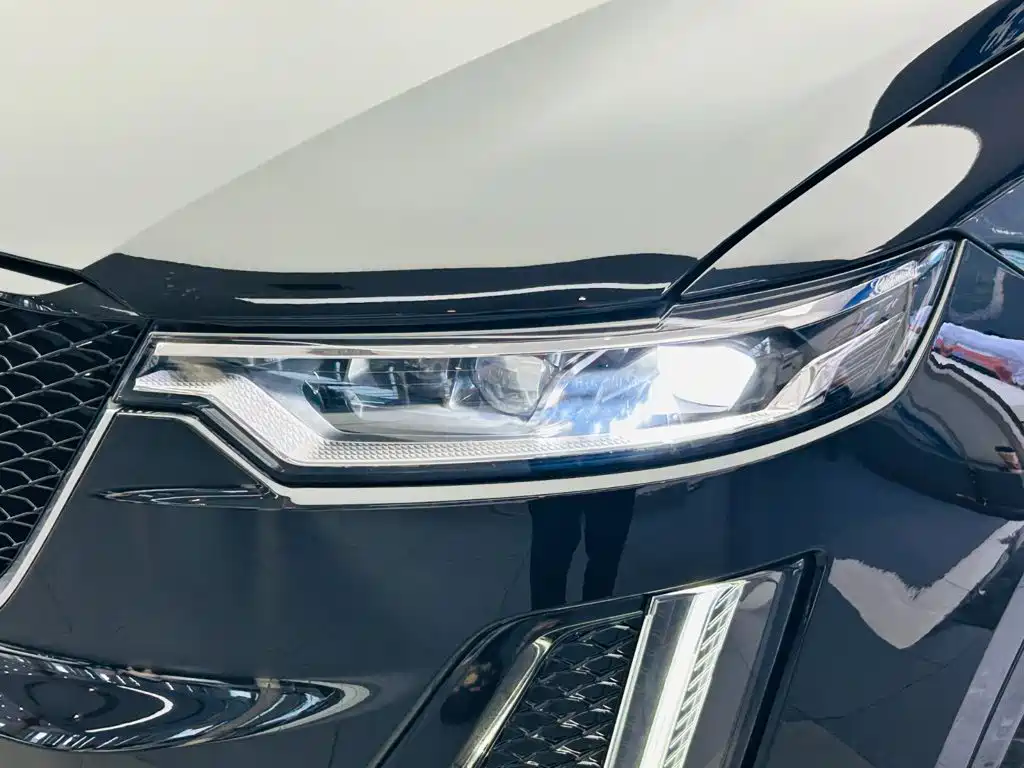 Cadillac XT6 — миниатюра 11