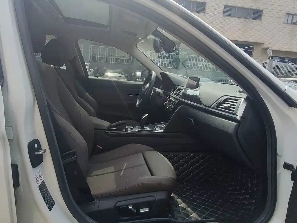 BMW 3 Series — миниатюра 16