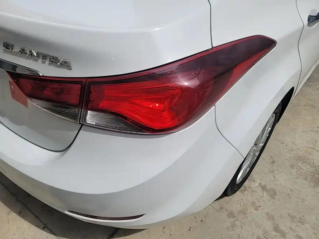 Hyundai Elantra Langdong — миниатюра 8