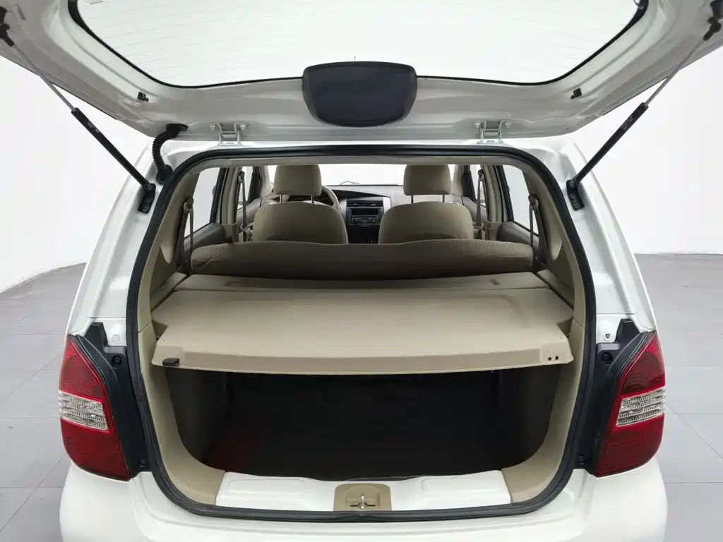Nissan Livina — миниатюра 16
