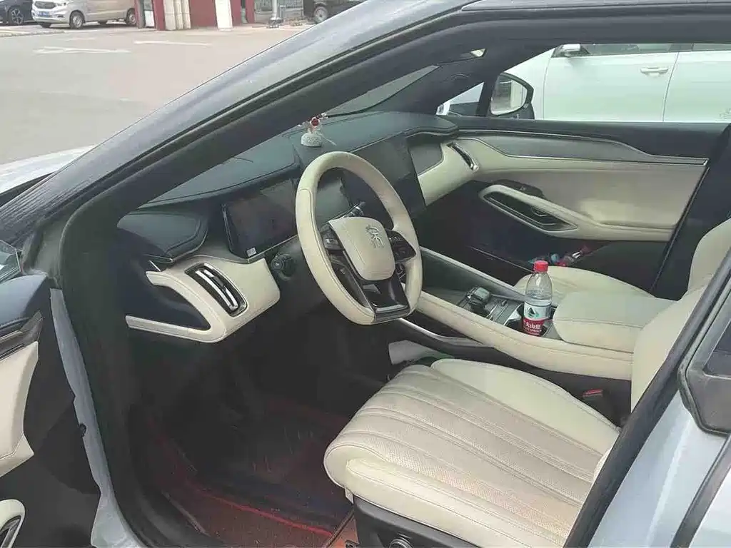 BYD L EV — миниатюра 5