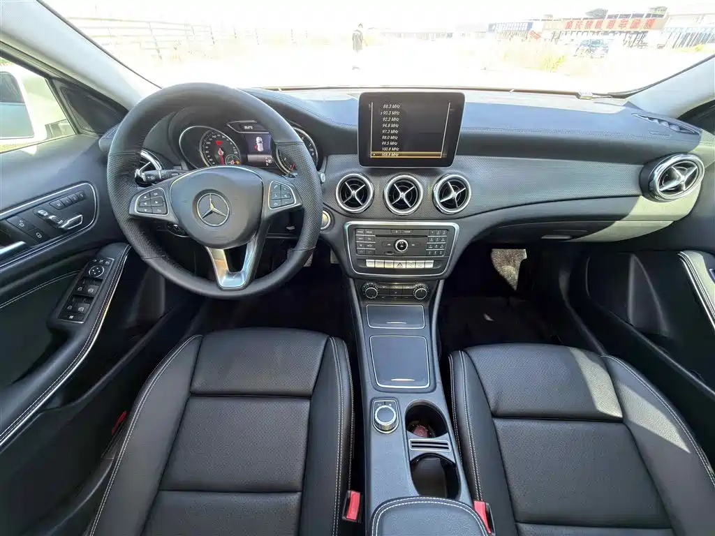 Mercedes-Benz GLA — миниатюра 9