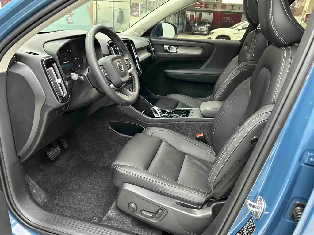 Volvo XC40 — миниатюра 11