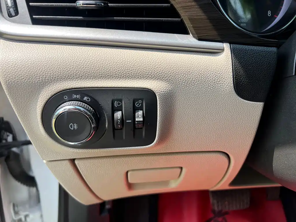 Buick Verano — миниатюра 17