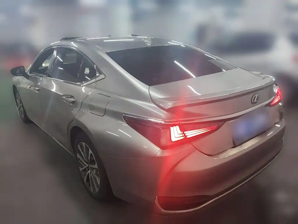 Lexus ES — миниатюра 25