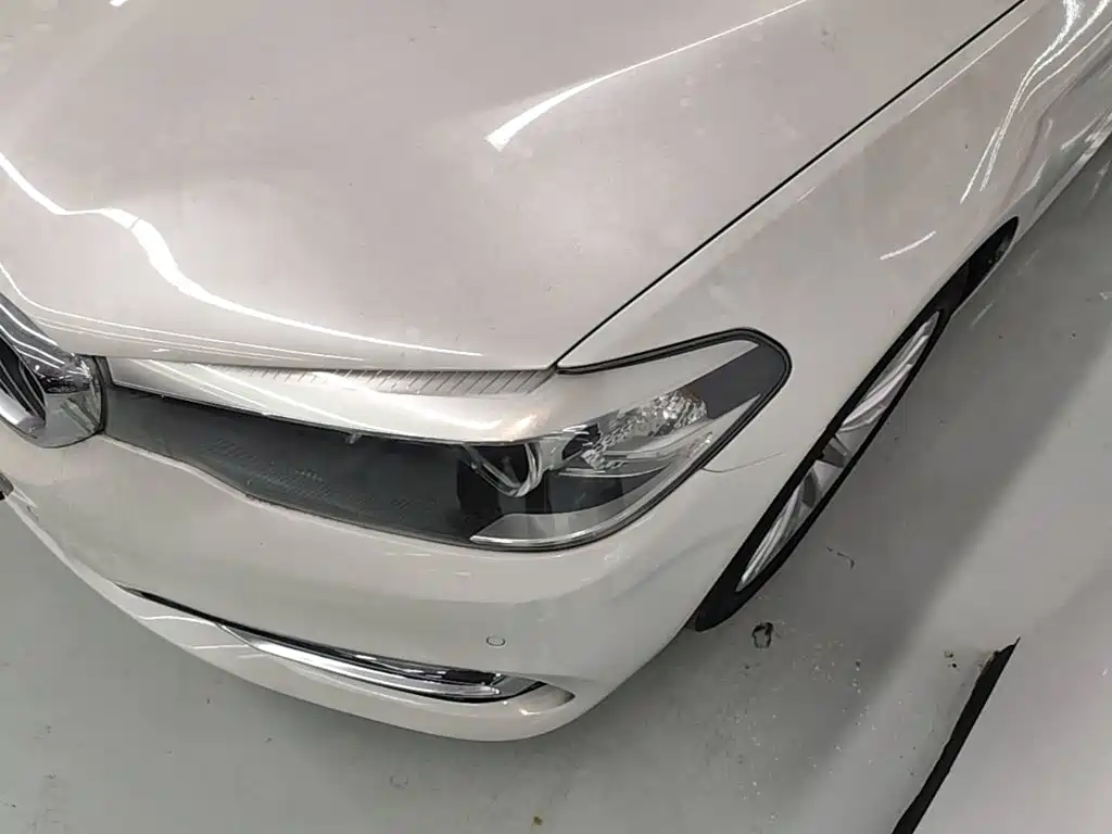 BMW 5 Series — миниатюра 24