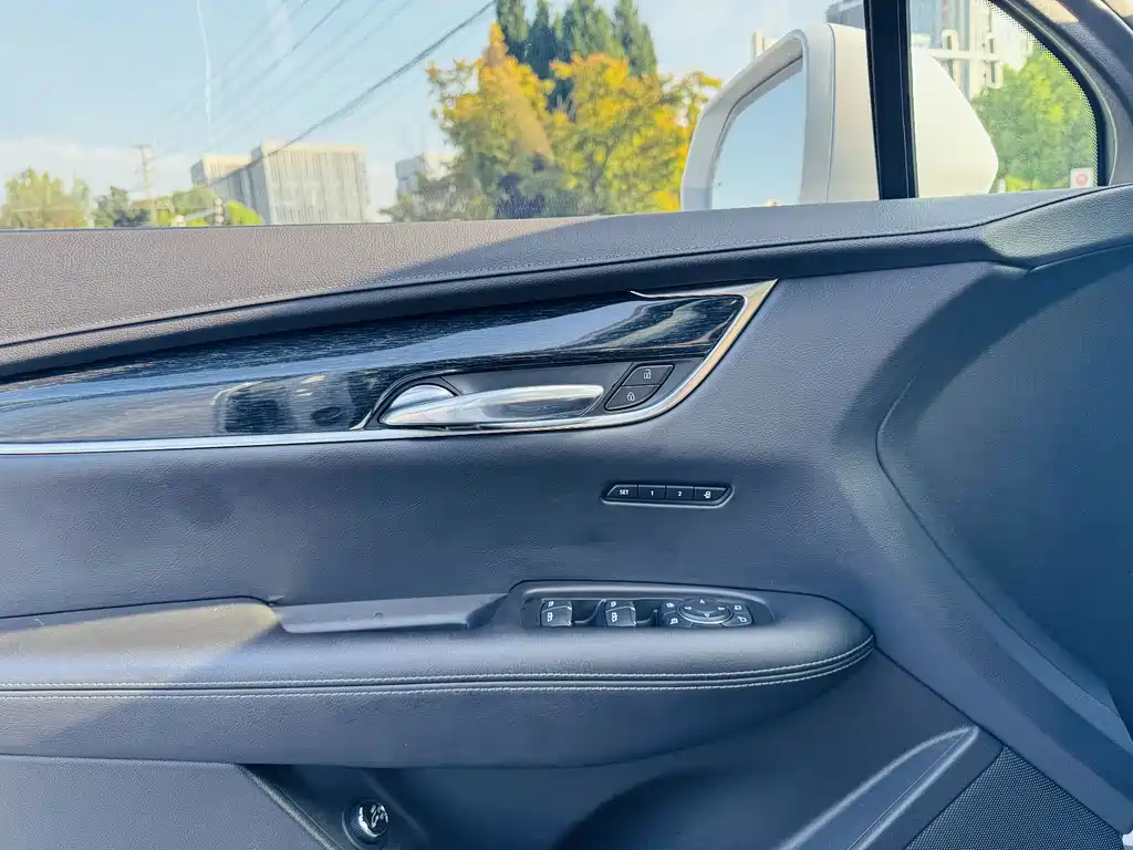 Cadillac XT5 — миниатюра 13