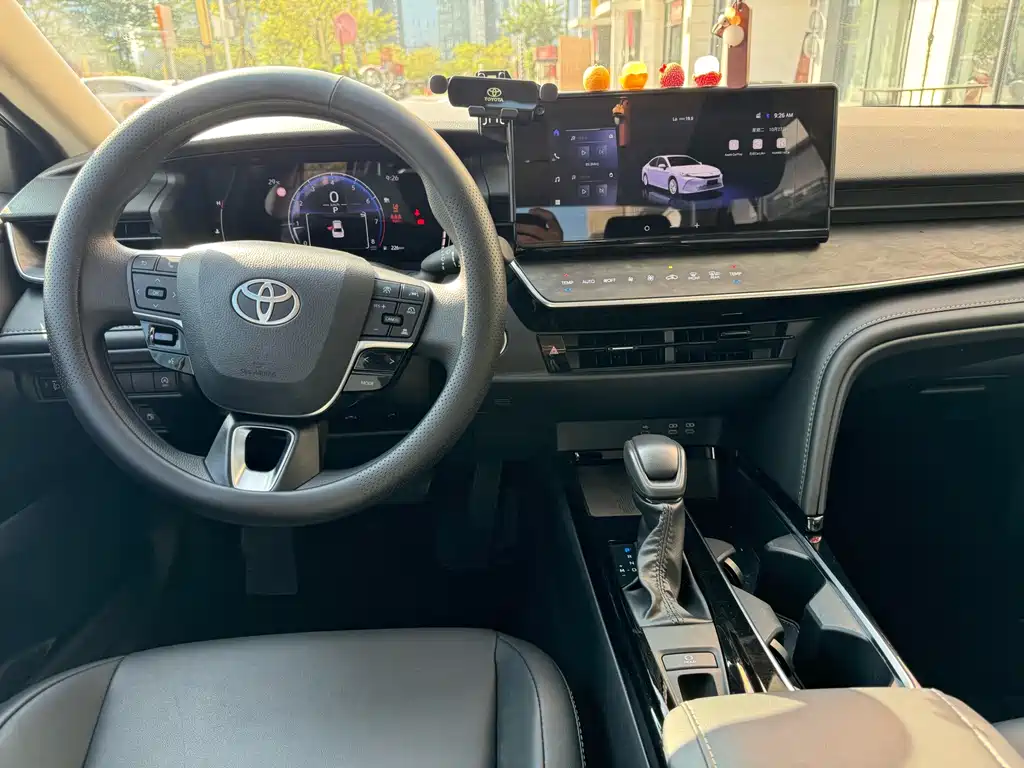 Toyota Camry — миниатюра 10