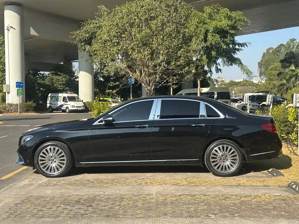 MERCEDES-BENZ E CLASS