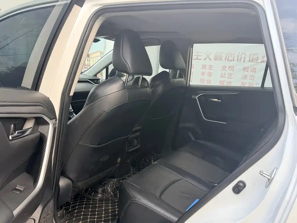 Toyota Wildlander — миниатюра 8