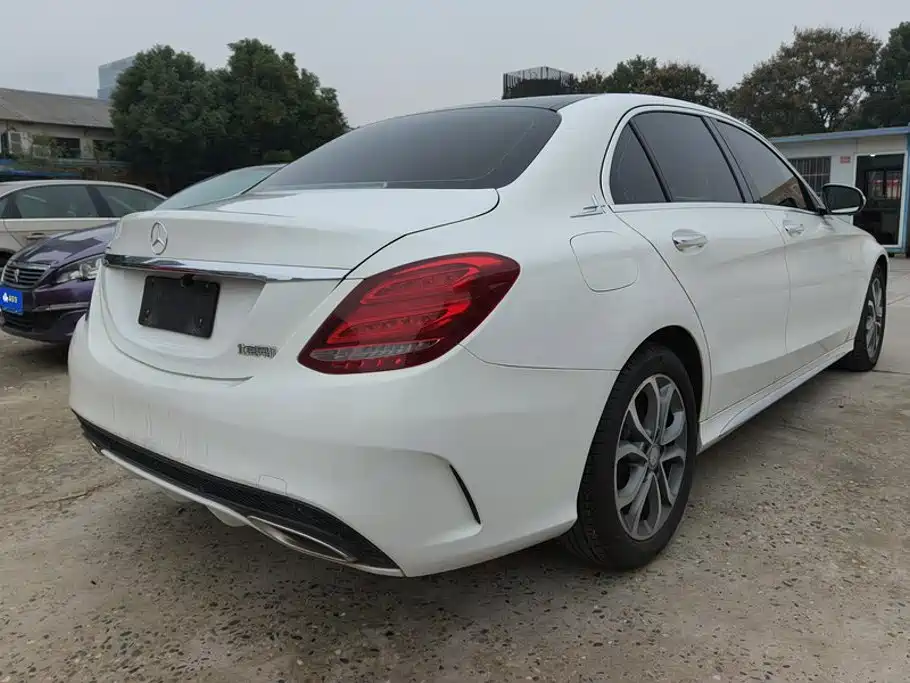 Mercedes-Benz C-Class — миниатюра 3