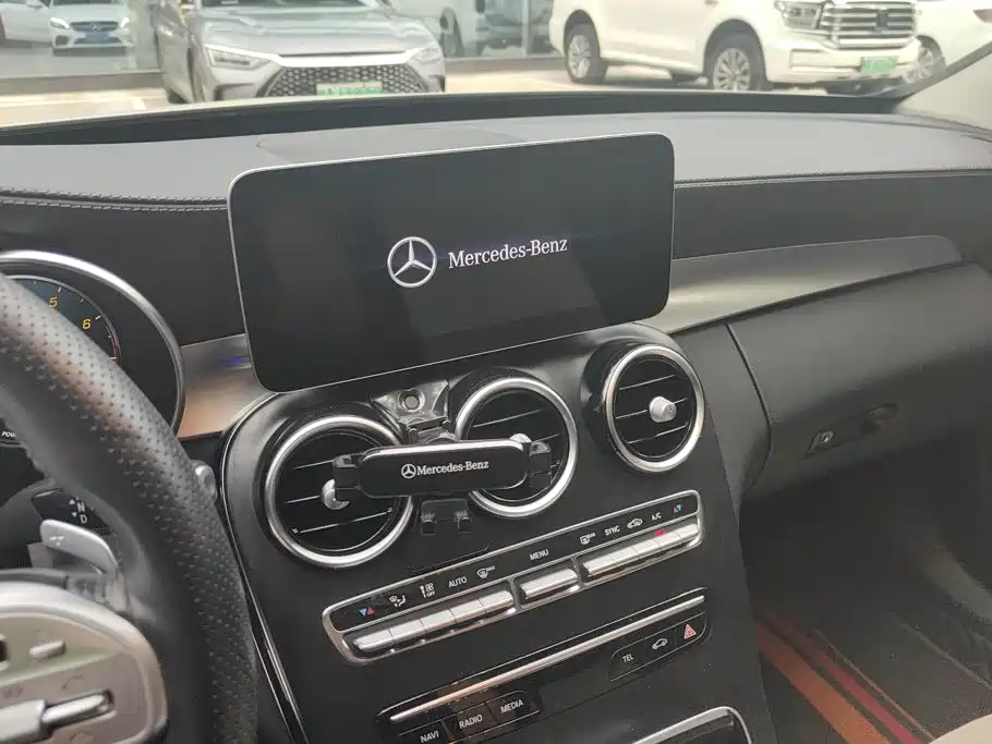 Mercedes-Benz C-Class — миниатюра 13
