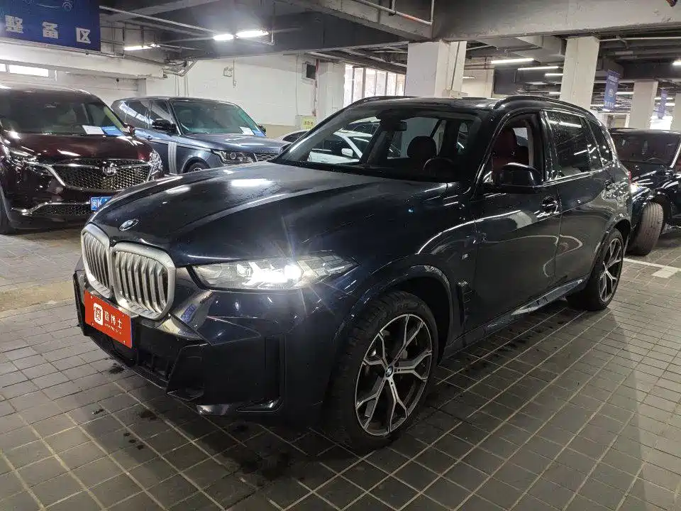 宝马X5 2025款 xDrive 30Li 尊享型M运动曜夜套装 2025