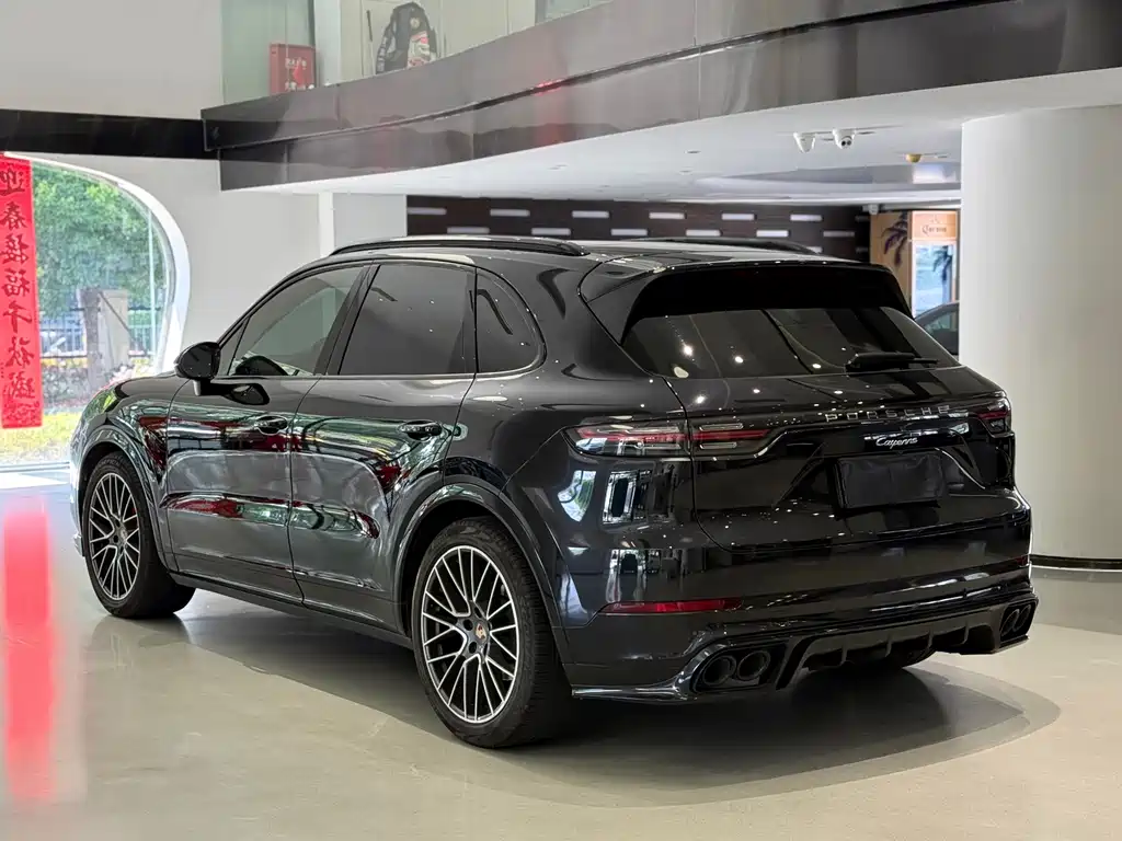 Porsche Cayenne — миниатюра 5