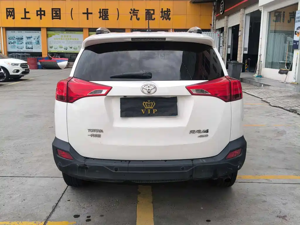 Toyota RAV4 — миниатюра 11