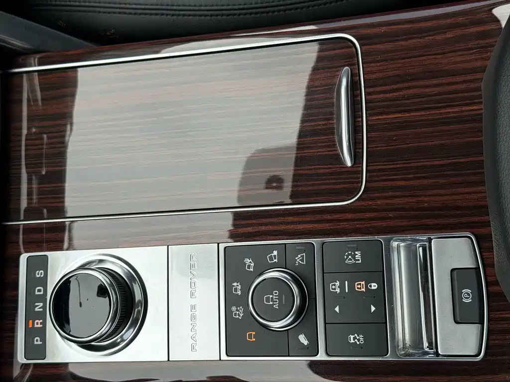 Land Rover Range Rover — миниатюра 27