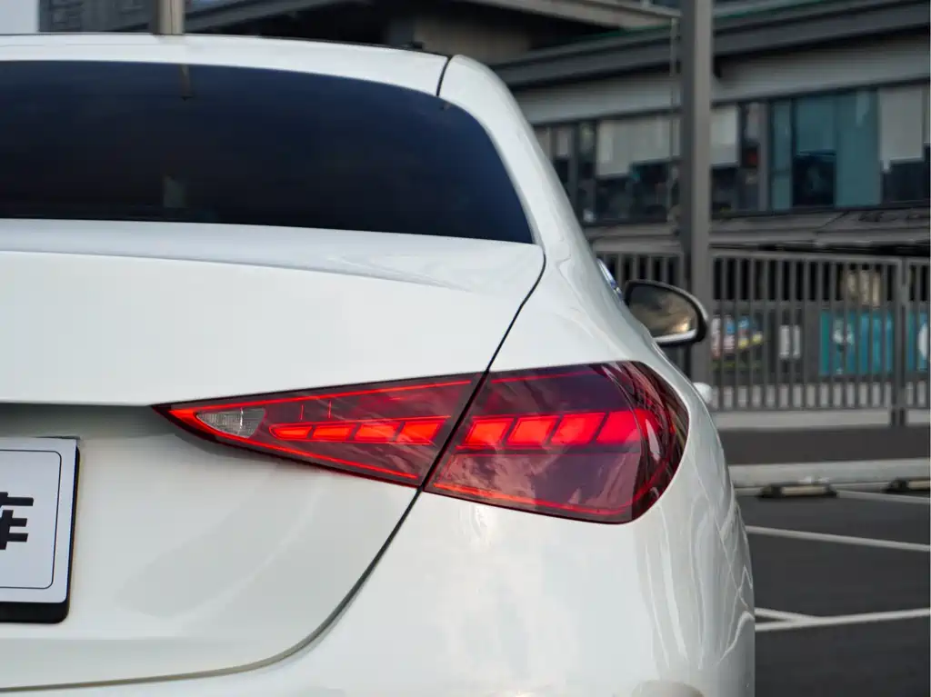 Mercedes-Benz C-Class — миниатюра 8