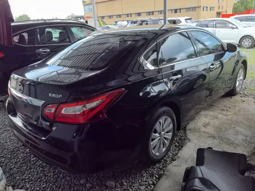 Nissan Altima 2016 2.0L XE Fashion