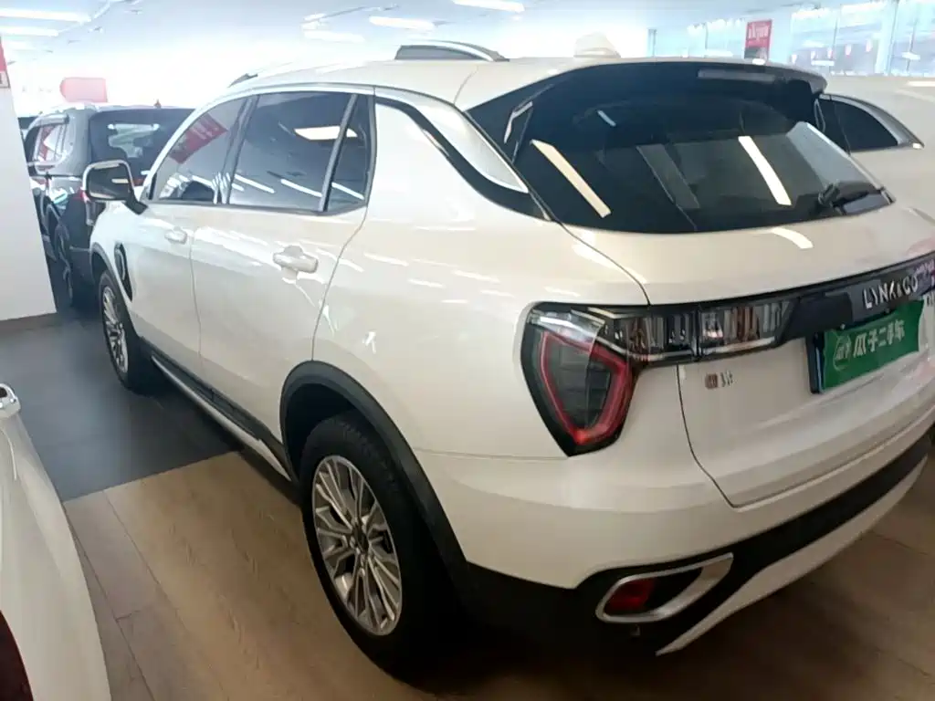 Lynk & Co 01 — миниатюра 5
