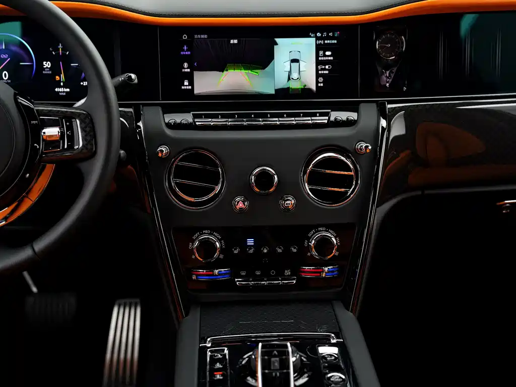 Rolls-Royce Cullinan — миниатюра 20