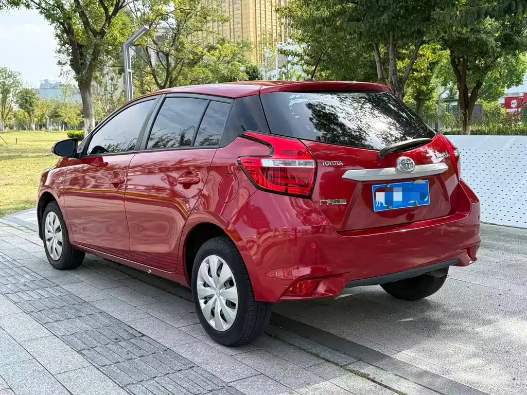Toyota Yaris L — миниатюра 8