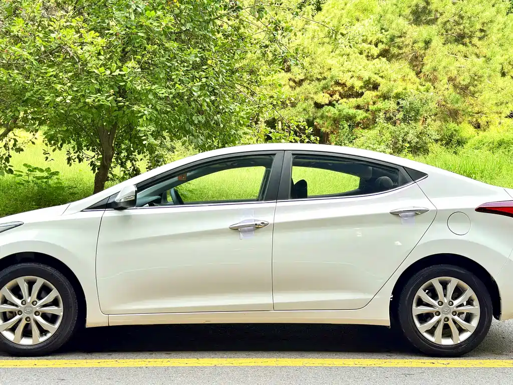 Hyundai Elantra Langdong — миниатюра 9