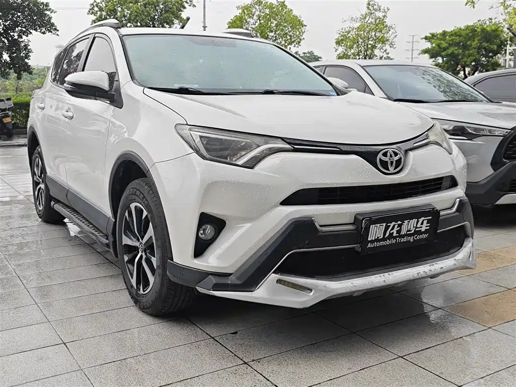 Toyota RAV4 — миниатюра 3