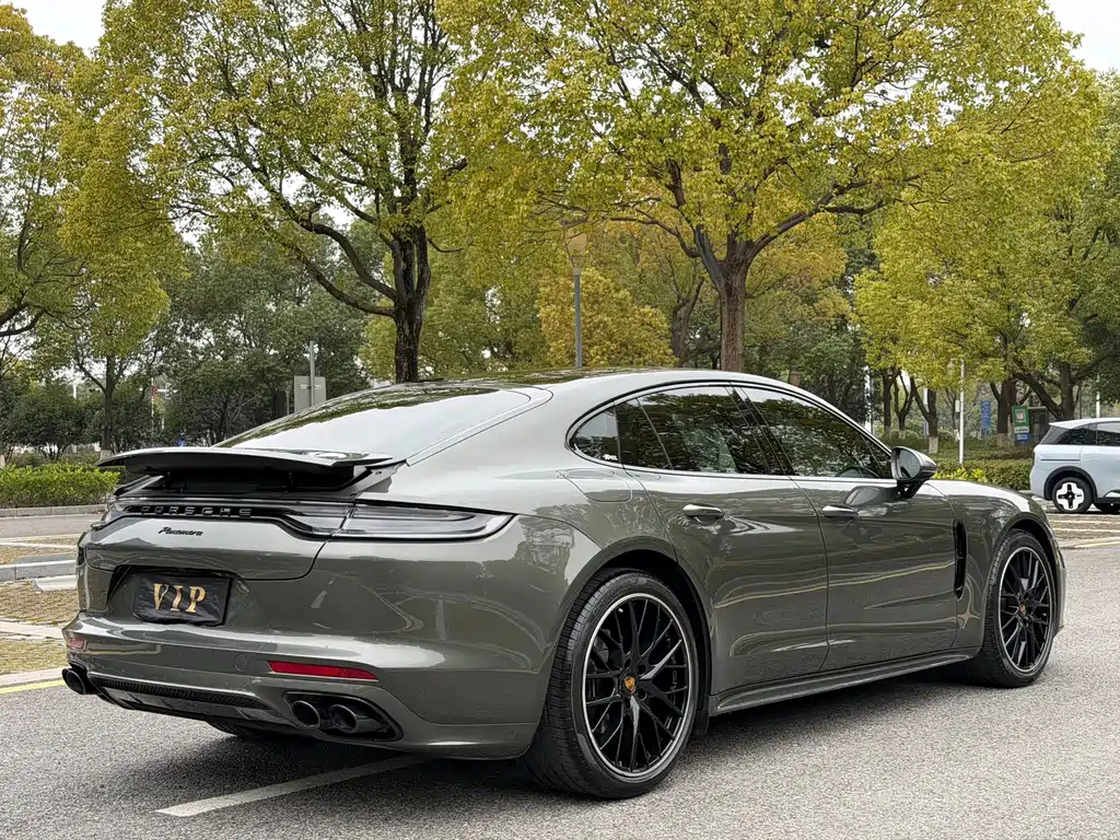 PORSCHE PANAMERA