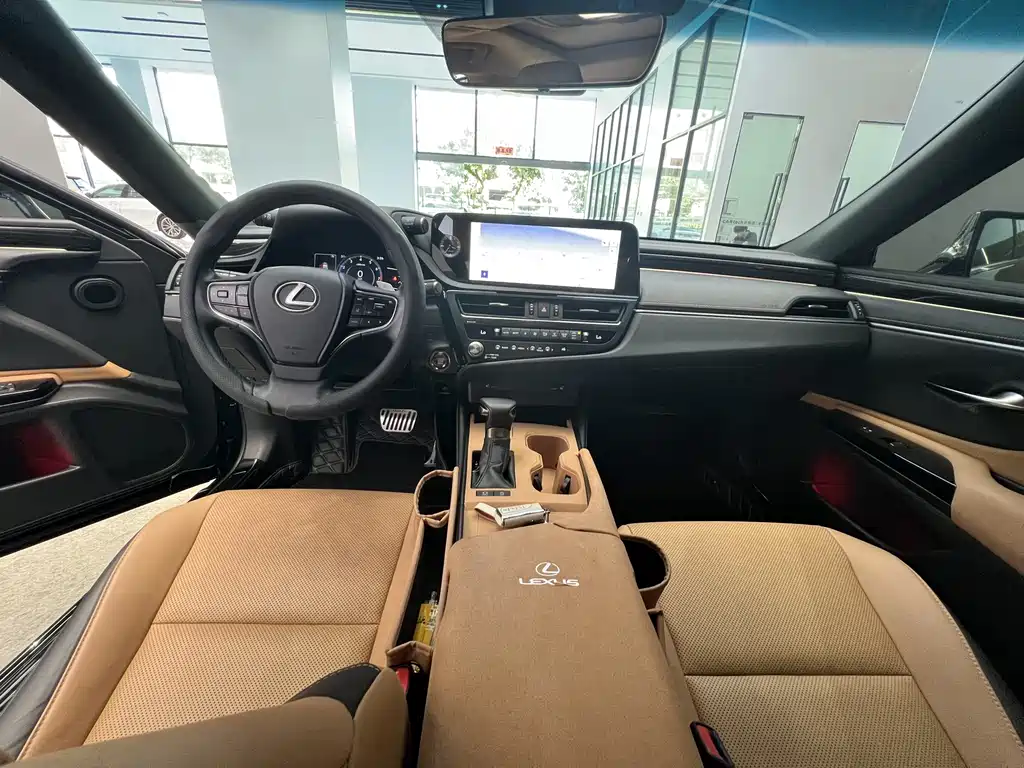 Lexus ES 2023 200