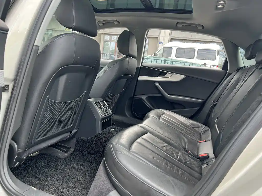 Audi A4L — миниатюра 11