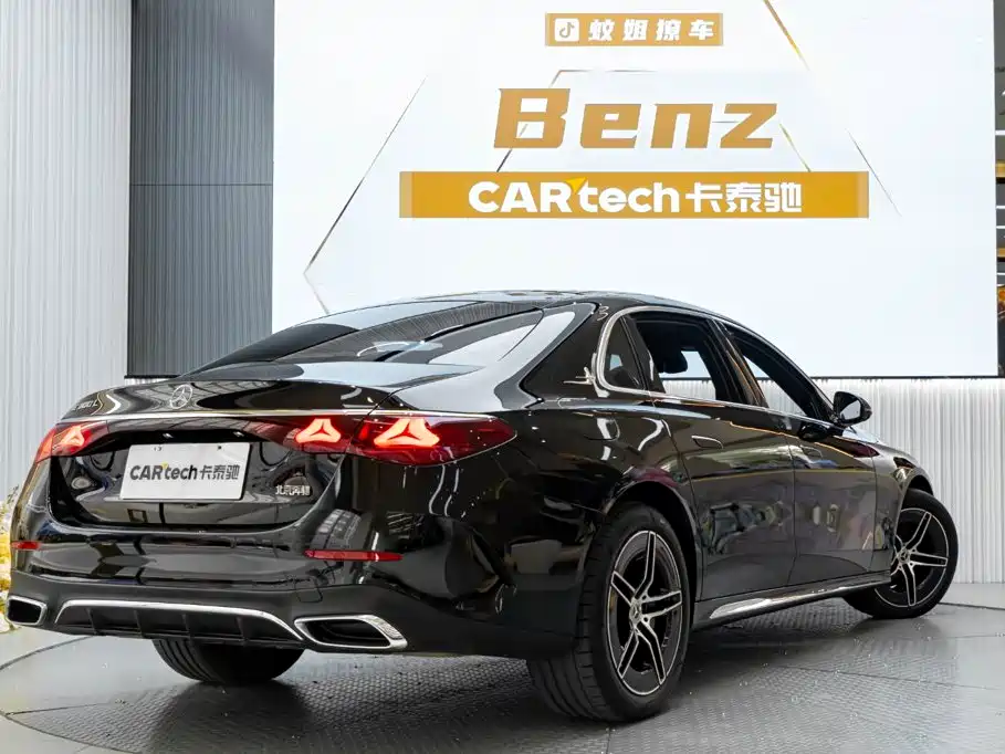 Mercedes-Benz E-Class — миниатюра 7