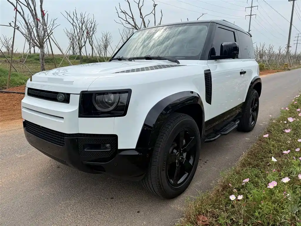 Land Rover Defender 2022