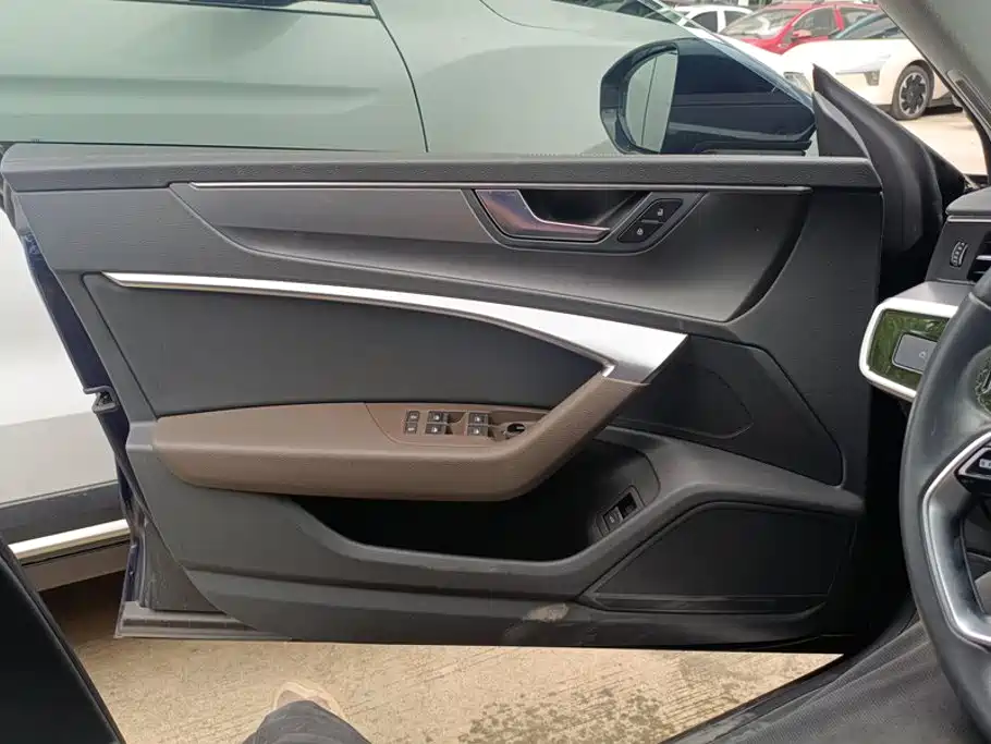 Audi A7L — миниатюра 7