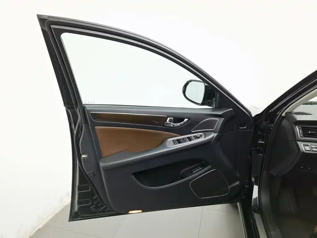 Hongqi Hongqi H7 — миниатюра 8