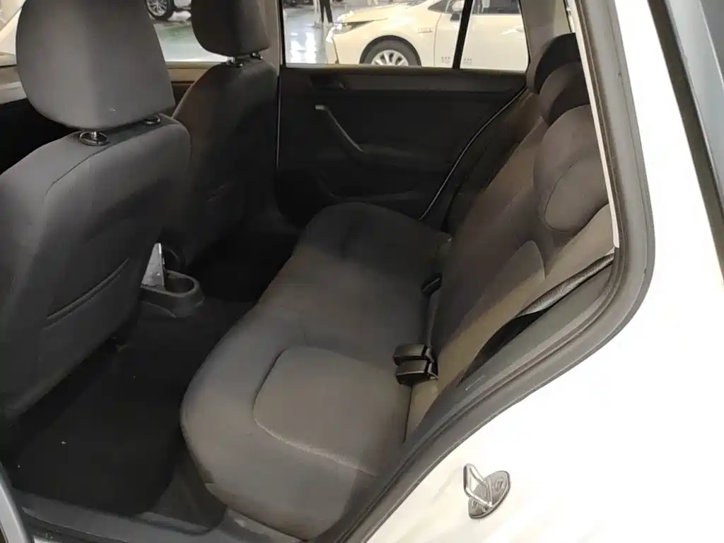 Skoda Rapid Spaceback — миниатюра 17