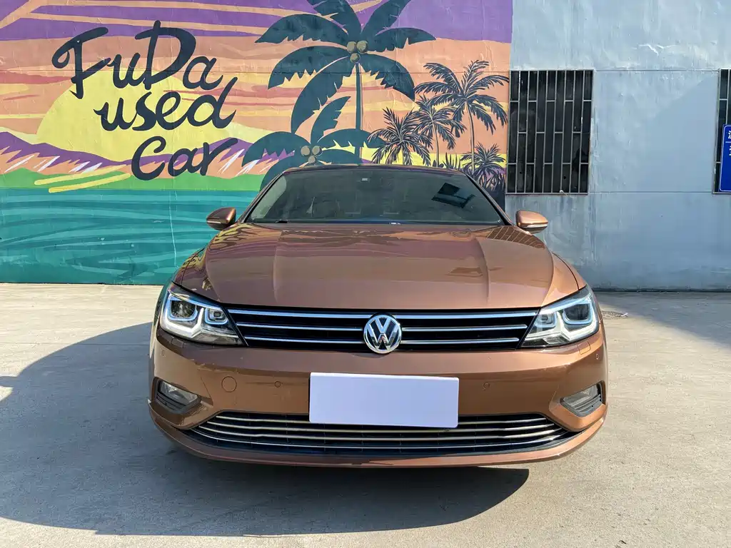 Volkswagen Lamando 2015 330TSI DSG Luxury