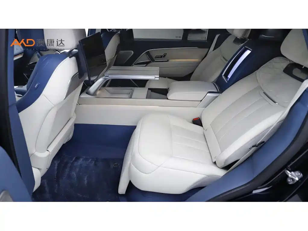 Land Rover Range Rover 2024 4.4 V8 SV Long Wheelbase 4 мест