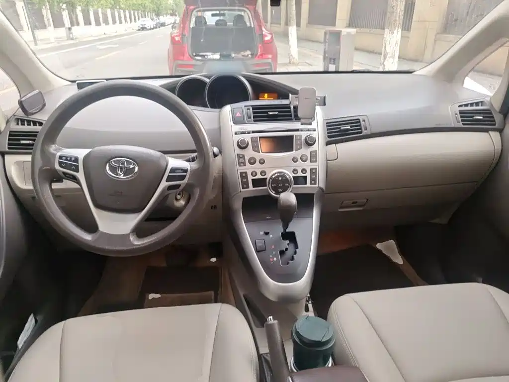 Toyota Verso — миниатюра 10