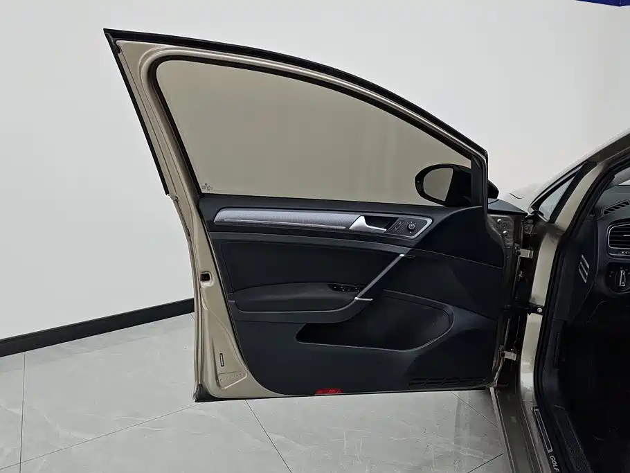 Volkswagen Golf — миниатюра 7